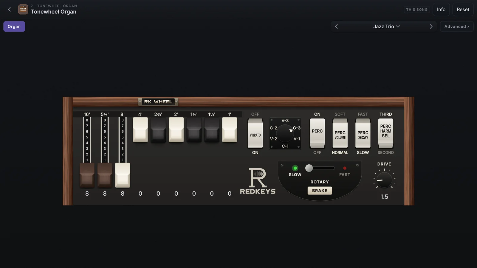 A página do órgão no preset Jazz Trio: as nove drawbars à esquerda, as abas VIBRATO e PERC, o seletor de vibrato, o knob DRIVE e a chave SLOW / FAST com o BRAKE.
