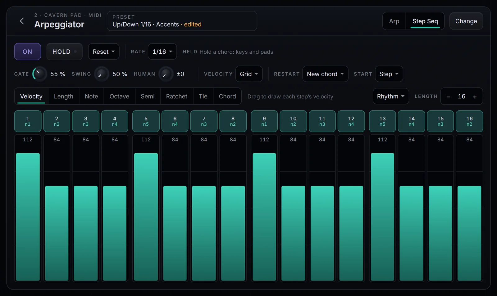 A página do Arpeggiator no modo Step Seq, no Desktop: os ajustes em cima e a grade de passos com as linhas Velocity, Length, Note, Octave, Semi, Ratchet, Tie e Chord.